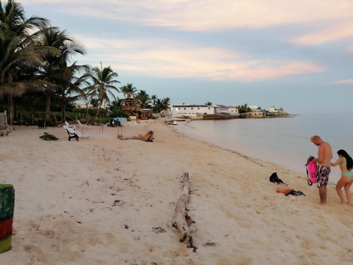 Miss Bassy'S Lodging Hotel San Andrés Buitenkant foto